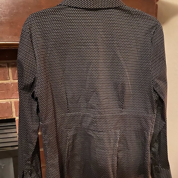 Super Cute Express button down - Picture 2 of 3